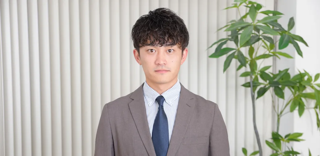 シニアコンサルタント 新田樹 写真